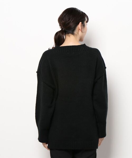 SPINNS（スピンズ）の「【ゆるシルエット】Vネック カラーニット（ニット/セーター・レディース・ピンク/オフホワイト/ブルー/グリーン/ブラック・ONESIZE）」の7枚目の写真