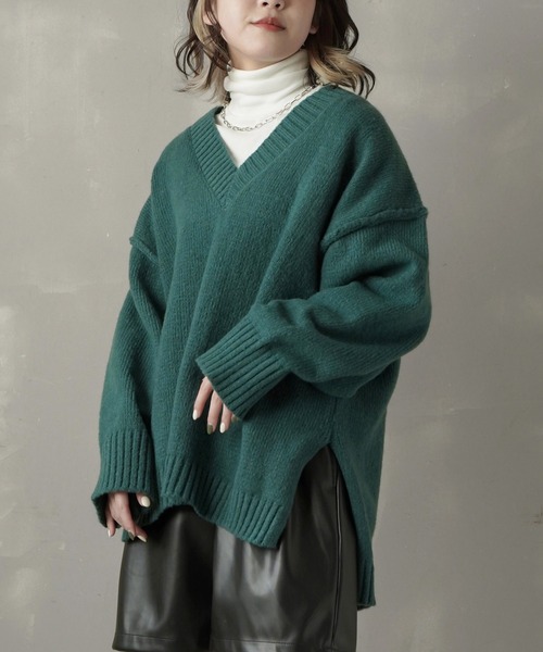 SPINNS（スピンズ）の「【ゆるシルエット】Vネック カラーニット（ニット/セーター・レディース・ピンク/オフホワイト/ブルー/グリーン/ブラック・ONESIZE）」の11枚目の写真
