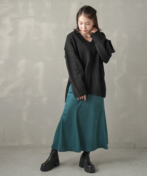 SPINNS（スピンズ）の「【ゆるシルエット】Vネック カラーニット（ニット/セーター・レディース・ピンク/オフホワイト/ブルー/グリーン/ブラック・ONESIZE）」の15枚目の写真