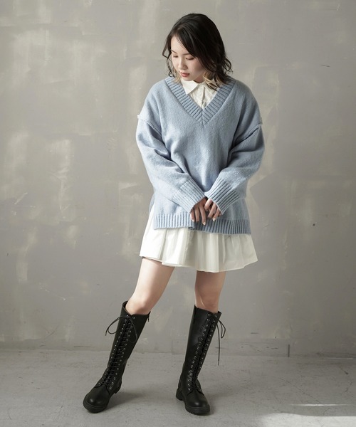 SPINNS（スピンズ）の「【ゆるシルエット】Vネック カラーニット（ニット/セーター・レディース・ピンク/オフホワイト/ブルー/グリーン/ブラック・ONESIZE）」の9枚目の写真