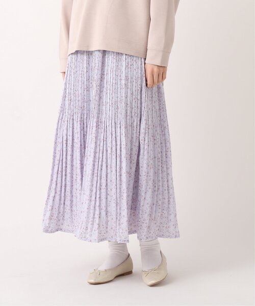 RAY CASSIN(レイカズン)の「小花柄消しプリーツスカート(スカート・レディース・ブラック/オフホワイト/ラベンダー・FREE)」の3枚目の写真