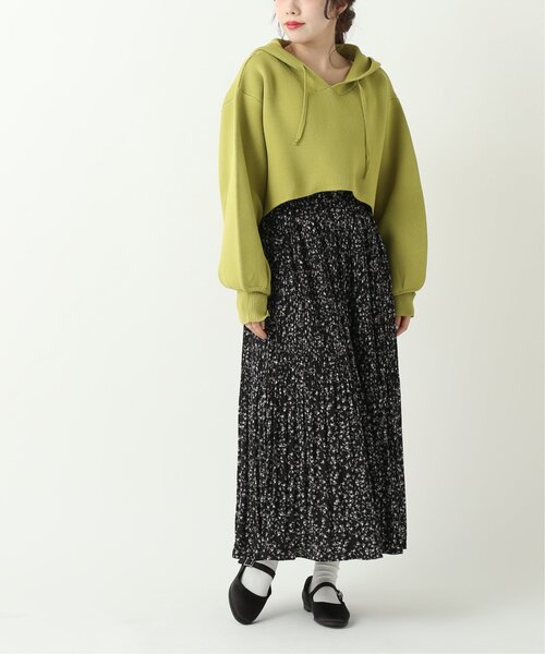 RAY CASSIN(レイカズン)の「小花柄消しプリーツスカート(スカート・レディース・ブラック/オフホワイト/ラベンダー・FREE)」の6枚目の写真