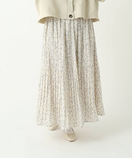 RAY CASSIN(レイカズン)の「小花柄消しプリーツスカート(スカート・レディース・ブラック/オフホワイト/ラベンダー・FREE)」の8枚目の写真