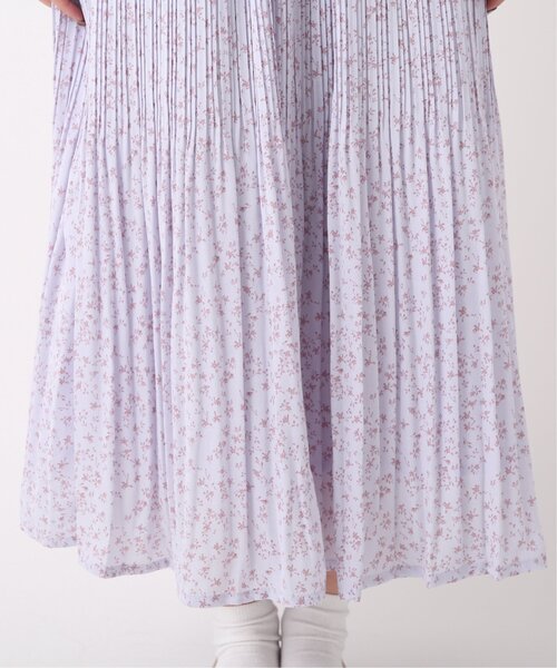 RAY CASSIN(レイカズン)の「小花柄消しプリーツスカート(スカート・レディース・ブラック/オフホワイト/ラベンダー・FREE)」の21枚目の写真