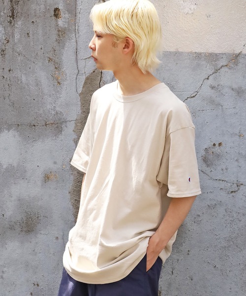 Champion(チャンピオン)の「Champion/チャンピオン コットン ワッペン Tシャツ 無地T トップス(Tシャツ/カットソー・メンズ・チャコール/ダークグリーン/パープル/グレー/アッシュ/ホワイト/ブラック/マルーン/ネイビー/レッド/ロイヤルブルー/オレンジ/サンドベージュ/ケリーグリーン/オリーブ/オートミール/ライトブルー・XL/L/S/M)」の6枚目の写真