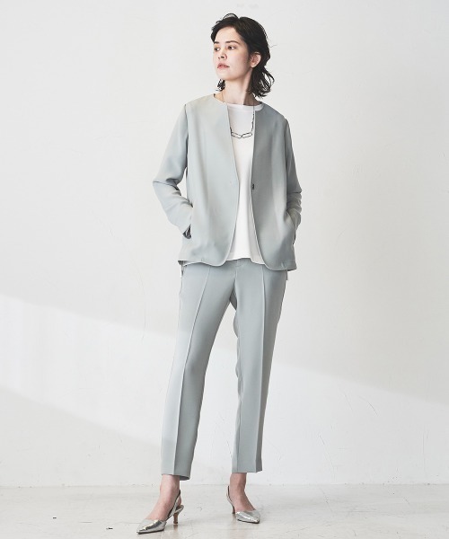 la.f…（ラエフ）の「【WEB別注カラーあり】ダブルクロステーパードパンツ《セットアップ対応/洗濯機で洗える》（その他パンツ・レディース・ブラック/ネイビー/グレー/カーキ/キャメル・11号/9号/7号）」の21枚目の写真