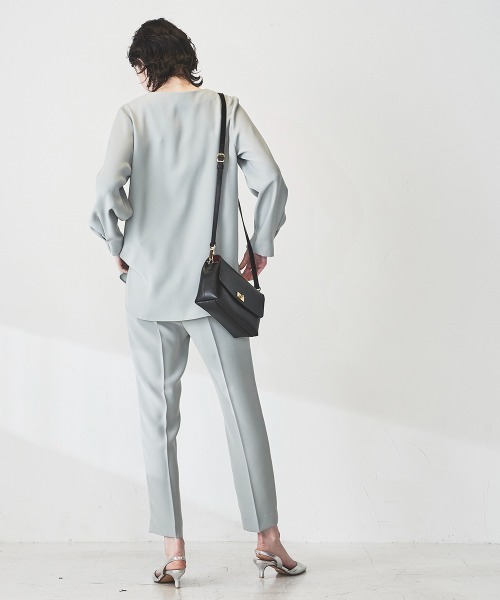 la.f…（ラエフ）の「【WEB別注カラーあり】ダブルクロステーパードパンツ《セットアップ対応/洗濯機で洗える》（その他パンツ・レディース・ブラック/ネイビー/グレー/カーキ/キャメル・11号/9号/7号）」の8枚目の写真