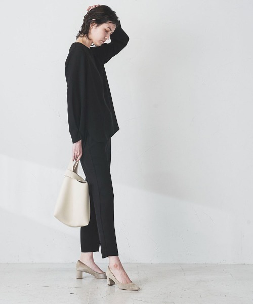 la.f…（ラエフ）の「【WEB別注カラーあり】ダブルクロステーパードパンツ《セットアップ対応/洗濯機で洗える》（その他パンツ・レディース・ブラック/ネイビー/グレー/カーキ/キャメル・11号/9号/7号）」の22枚目の写真