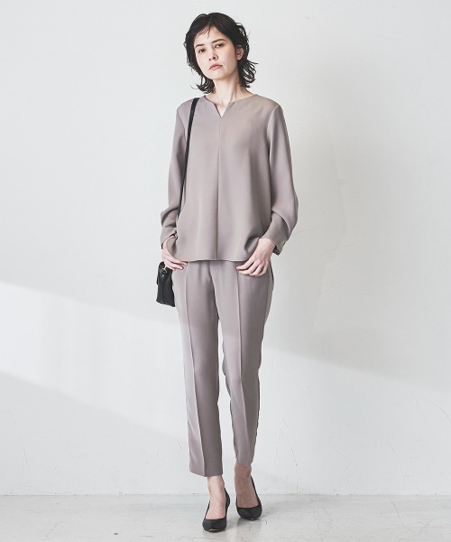 la.f…（ラエフ）の「【WEB別注カラーあり】ダブルクロステーパードパンツ《セットアップ対応/洗濯機で洗える》（その他パンツ・レディース・ブラック/ネイビー/グレー/カーキ/キャメル・11号/9号/7号）」の16枚目の写真