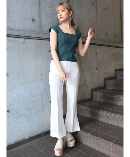 MURUA(ムルーア)の「バックオープンアシメニットタンク(タンクトップ・レディース・ホワイト/ブラック/ダークグリーン/ブルー/パープル/モカ・FREE)」の7枚目の写真