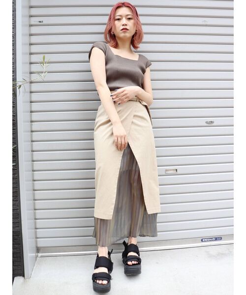 MURUA(ムルーア)の「バックオープンアシメニットタンク(タンクトップ・レディース・ホワイト/ブラック/ダークグリーン/ブルー/パープル/モカ・FREE)」の19枚目の写真