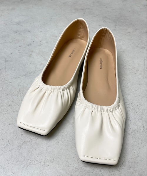 StyleSea（スタイルシー）の「スクエアトゥギャザーフラットシューズ（パンプス・レディース・アイボリー/ベージュ/ブラック・25cm/24.5cm/23cm/23.5cm/24cm）」の2枚目の写真