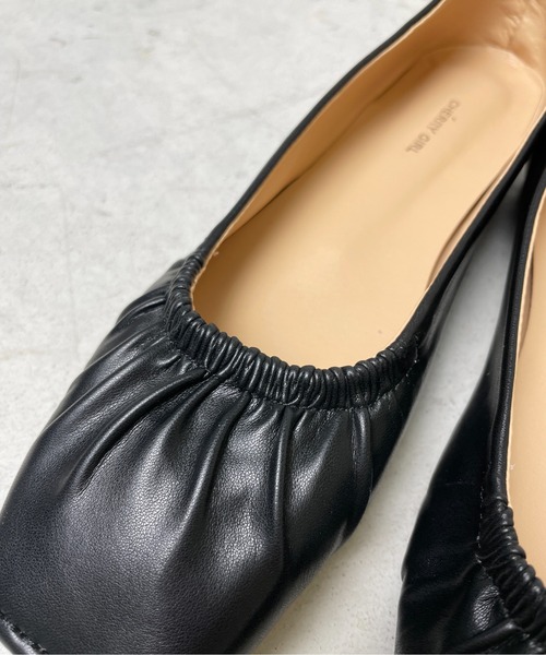 StyleSea（スタイルシー）の「スクエアトゥギャザーフラットシューズ（パンプス・レディース・アイボリー/ベージュ/ブラック・25cm/24.5cm/23cm/23.5cm/24cm）」の4枚目の写真