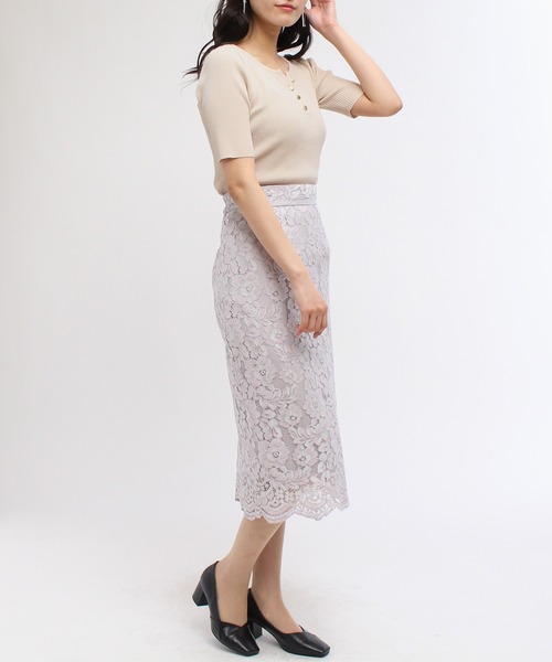 TRUDEA(トルディア)の「ヘンリーネックメタルBリブニット(ニット/セーター・レディース・チャコールグレー/ブルー/ベージュ/ネイビー/ホワイト・MEDIUM/LARGE)」の17枚目の写真