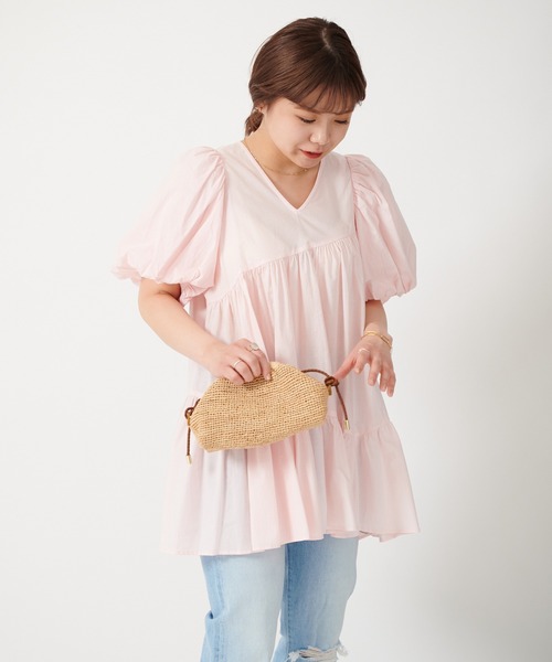 U by SPICK&SPAN（ユーバイスピックアンドスパン）の「アシンメトリーティアードチュニック（チュニック・レディース・ブラック/ピンク・FREE）」の2枚目の写真