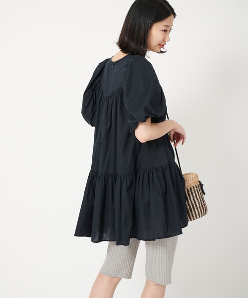 U by SPICK&SPAN（ユーバイスピックアンドスパン）の「アシンメトリーティアードチュニック（チュニック・レディース・ブラック/ピンク・FREE）」の8枚目の写真