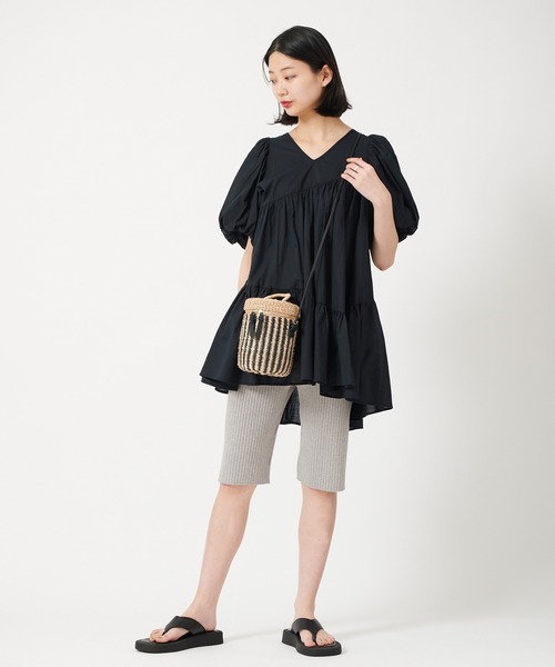 U by SPICK&SPAN（ユーバイスピックアンドスパン）の「アシンメトリーティアードチュニック（チュニック・レディース・ブラック/ピンク・FREE）」の18枚目の写真