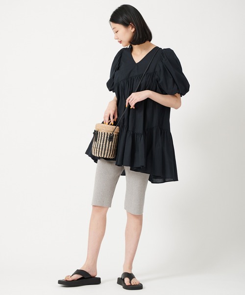 U by SPICK&SPAN（ユーバイスピックアンドスパン）の「アシンメトリーティアードチュニック（チュニック・レディース・ブラック/ピンク・FREE）」の13枚目の写真