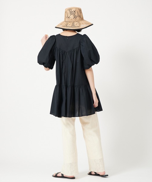 U by SPICK&SPAN（ユーバイスピックアンドスパン）の「アシンメトリーティアードチュニック（チュニック・レディース・ブラック/ピンク・FREE）」の14枚目の写真