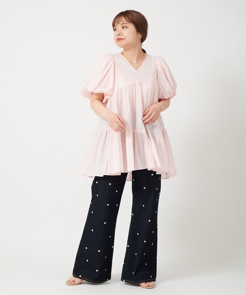 U by SPICK&SPAN（ユーバイスピックアンドスパン）の「アシンメトリーティアードチュニック（チュニック・レディース・ブラック/ピンク・FREE）」の6枚目の写真