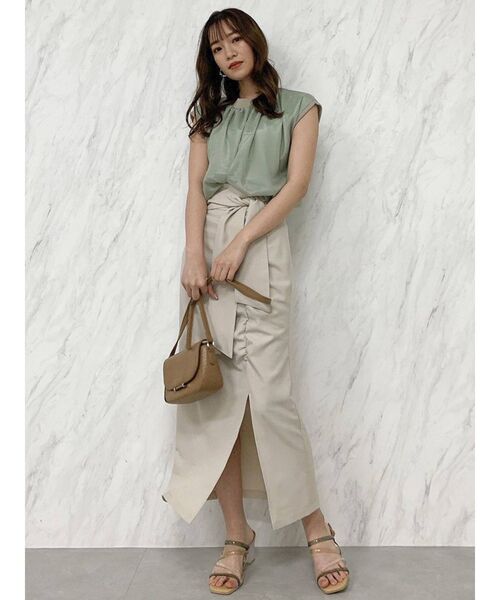 dazzlin（ダズリン）の「サイドギャザーナロースカート（スカート・レディース・グリーン/パープル/ベージュ・SMALL/MEDIUM）」の12枚目の写真