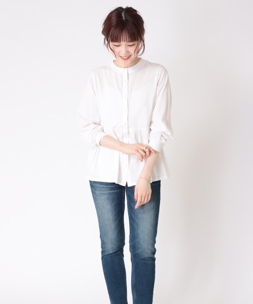Jines(ジネス)の「強撚シルケット・丸首×ボタン付きぺプラムブラウス(シャツ/ブラウス・レディース・ブラック/オフホワイト/ブルー・38)」の16枚目の写真