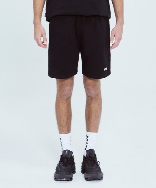 FCMM(エフシーエムエム)の「CLUB TEAM FRESH COTTON HALF PANTS/クラブチームフレッシュコットンハーフパンツ(その他パンツ・メンズ・ライトベージュ/ブラック/カーキ・X-LARGE/MEDIUM/LARGE)」の1枚目の写真