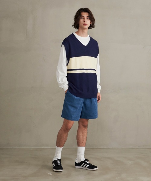 Revo.（レボ）の「Revo. パネルボーダー Vネック ルーズニットベスト（ベスト・メンズ・ブルー/ネイビー/オフホワイト・2/1）」の14枚目の写真