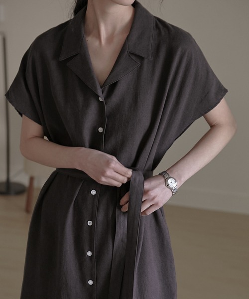 MUYMONA(ムイモナ)の「Front button open collar one-piece mmw22s030【MUYMONA】【2022SS】(ワンピース・レディース・チャコール/ライトベージュ・FREE)」の2枚目の写真
