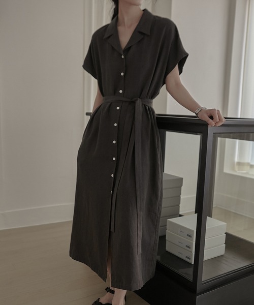 MUYMONA(ムイモナ)の「Front button open collar one-piece mmw22s030【MUYMONA】【2022SS】(ワンピース・レディース・チャコール/ライトベージュ・FREE)」の3枚目の写真