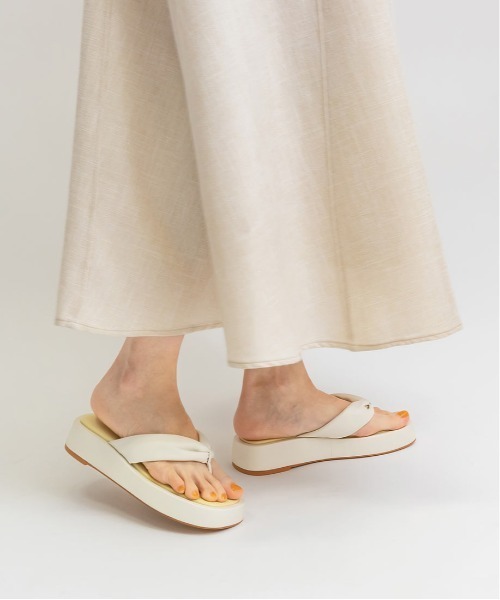 RANDA(ランダ)の「配色デザイントングサンダル(サンダル・レディース・アイボリー/ベージュ/ブラック・L/M/LL/S)」の5枚目の写真