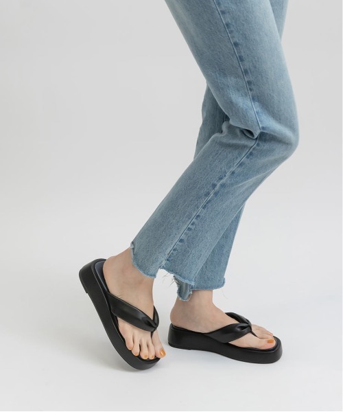 RANDA(ランダ)の「配色デザイントングサンダル(サンダル・レディース・アイボリー/ベージュ/ブラック・L/M/LL/S)」の6枚目の写真