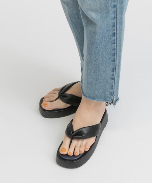 RANDA(ランダ)の「配色デザイントングサンダル(サンダル・レディース・アイボリー/ベージュ/ブラック・L/M/LL/S)」の7枚目の写真