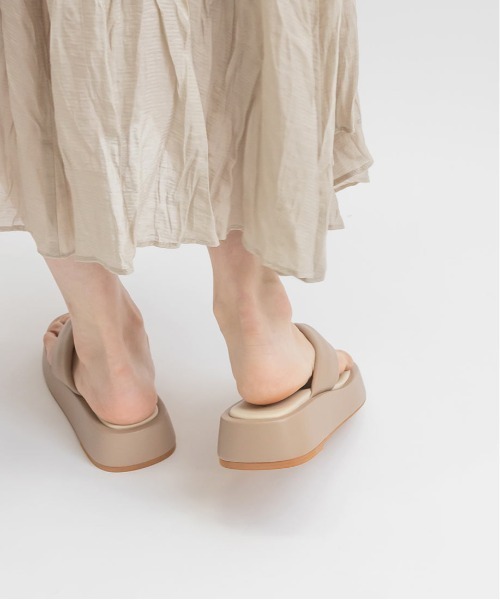 RANDA(ランダ)の「配色デザイントングサンダル(サンダル・レディース・アイボリー/ベージュ/ブラック・L/M/LL/S)」の8枚目の写真