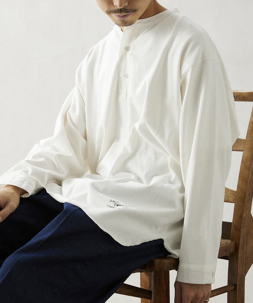 ARMY TWILL(アーミーツイル)の「【ARMY TWILL / アーミーツイル】別注 ヘンリーネックシャツ(Tシャツ/カットソー・メンズ・ホワイト/ブラック/ベージュ/カーキ・MEDIUM/LARGE)」の7枚目の写真
