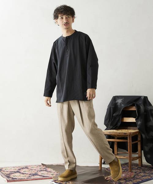 ARMY TWILL(アーミーツイル)の「【ARMY TWILL / アーミーツイル】別注 ヘンリーネックシャツ(Tシャツ/カットソー・メンズ・ホワイト/ブラック/ベージュ/カーキ・MEDIUM/LARGE)」の12枚目の写真
