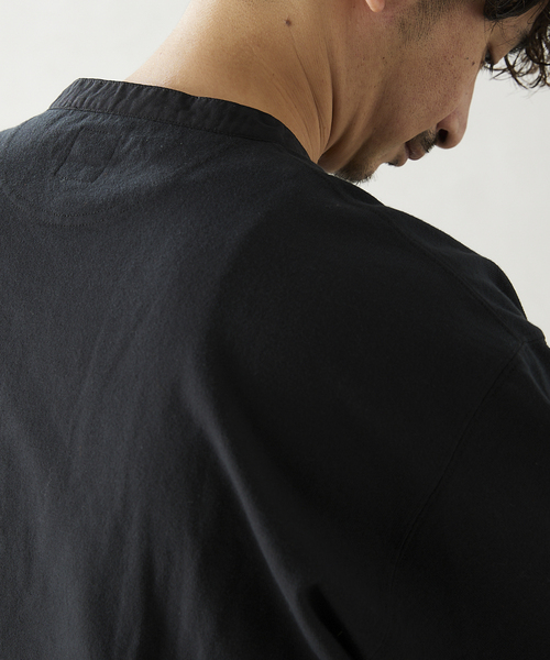 ARMY TWILL(アーミーツイル)の「【ARMY TWILL / アーミーツイル】別注 ヘンリーネックシャツ(Tシャツ/カットソー・メンズ・ホワイト/ブラック/ベージュ/カーキ・MEDIUM/LARGE)」の15枚目の写真