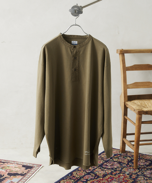 ARMY TWILL(アーミーツイル)の「【ARMY TWILL / アーミーツイル】別注 ヘンリーネックシャツ(Tシャツ/カットソー・メンズ・ホワイト/ブラック/ベージュ/カーキ・MEDIUM/LARGE)」の18枚目の写真