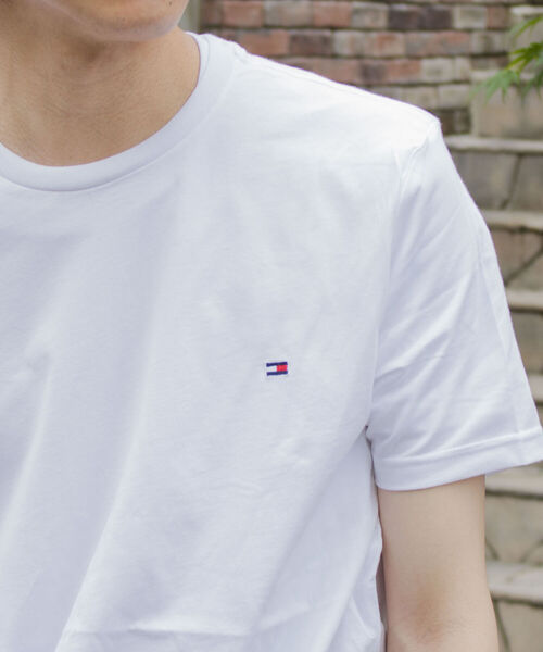 TOMMY HILFIGER(トミーヒルフィガー)の「【TOMMYHILFIGER/トミーヒルフィガー】コア フラッグ クルーネックTシャツ オーバーサイズ 09T3139 ワンポイント刺繍 ビッグシルエット(Tシャツ/カットソー・メンズ・ホワイト/ブラック/ネイビー・M/L/XL)」の13枚目の写真