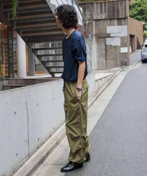 TOMMY HILFIGER(トミーヒルフィガー)の「【TOMMYHILFIGER/トミーヒルフィガー】コア フラッグ クルーネックTシャツ オーバーサイズ 09T3139 ワンポイント刺繍 ビッグシルエット(Tシャツ/カットソー・メンズ・ホワイト/ブラック/ネイビー・M/L/XL)」の19枚目の写真