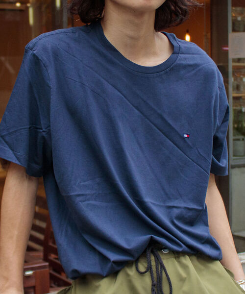 TOMMY HILFIGER(トミーヒルフィガー)の「【TOMMYHILFIGER/トミーヒルフィガー】コア フラッグ クルーネックTシャツ オーバーサイズ 09T3139 ワンポイント刺繍 ビッグシルエット(Tシャツ/カットソー・メンズ・ホワイト/ブラック/ネイビー・M/L/XL)」の21枚目の写真