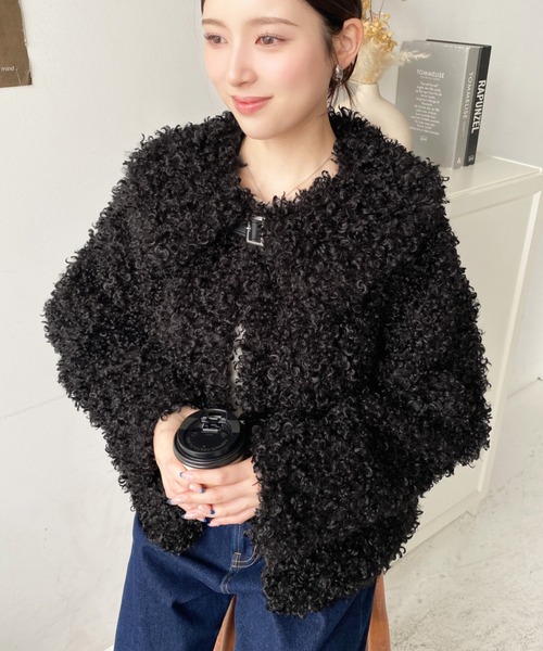 moment+（モーメントプラス）の「衿付きプードルフェイクファー