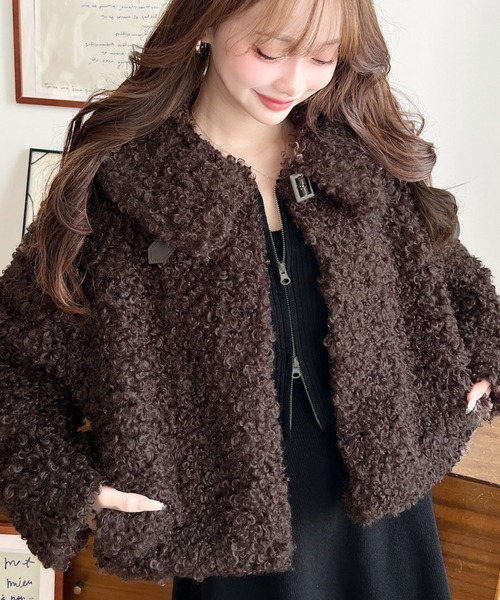 moment+（モーメントプラス）の「衿付きプードルフェイクファーブルゾン（その他アウター・レディース・ブラック/ブラウン/アイボリー/グレイッシュベージュ/モカ/ベージュ・M/FREE/L）」の20枚目の写真