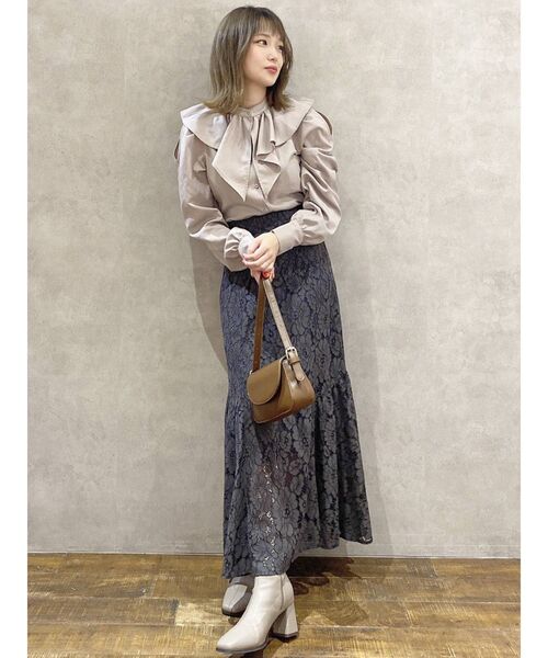 dazzlin（ダズリン）の「ラッフルカラー付オープンショルダースリーブブラウス（シャツ/ブラウス・レディース・オフホワイト/モカ/その他1・FREE）」の4枚目の写真