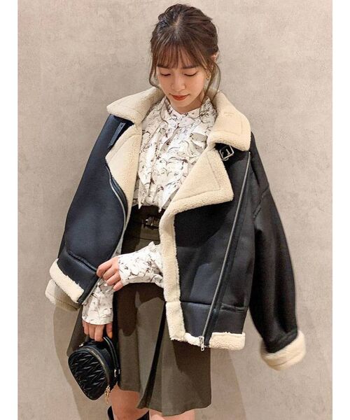 dazzlin（ダズリン）の「ラッフルカラー付オープンショルダースリーブブラウス（シャツ/ブラウス・レディース・オフホワイト/モカ/その他1・FREE）」の21枚目の写真