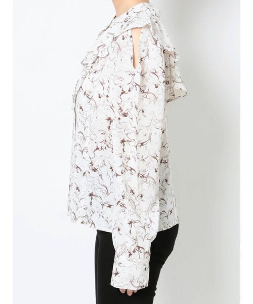 dazzlin（ダズリン）の「ラッフルカラー付オープンショルダースリーブブラウス（シャツ/ブラウス・レディース・オフホワイト/モカ/その他1・FREE）」の11枚目の写真