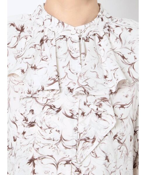 dazzlin（ダズリン）の「ラッフルカラー付オープンショルダースリーブブラウス（シャツ/ブラウス・レディース・オフホワイト/モカ/その他1・FREE）」の14枚目の写真