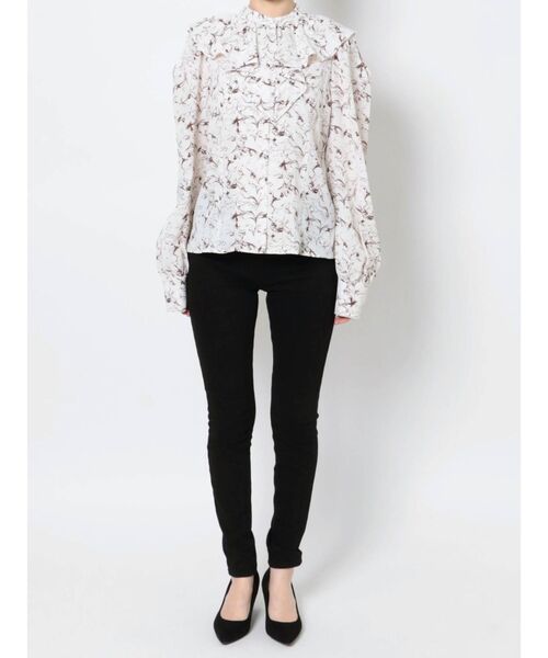 dazzlin（ダズリン）の「ラッフルカラー付オープンショルダースリーブブラウス（シャツ/ブラウス・レディース・オフホワイト/モカ/その他1・FREE）」の7枚目の写真