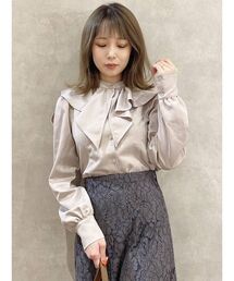 ラッフルカラー付オープンショルダースリーブブラウス