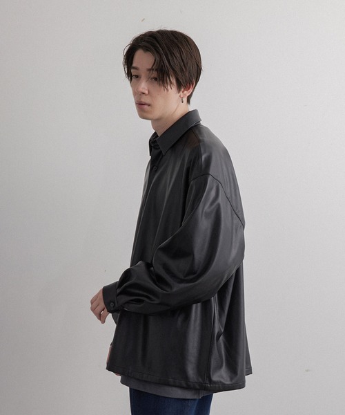 JUNRED(ジュンレッド)の「フェイクレザーバルーンシャツ(シャツ/ブラウス・メンズ・ブラック・S/M/L)」の2枚目の写真
